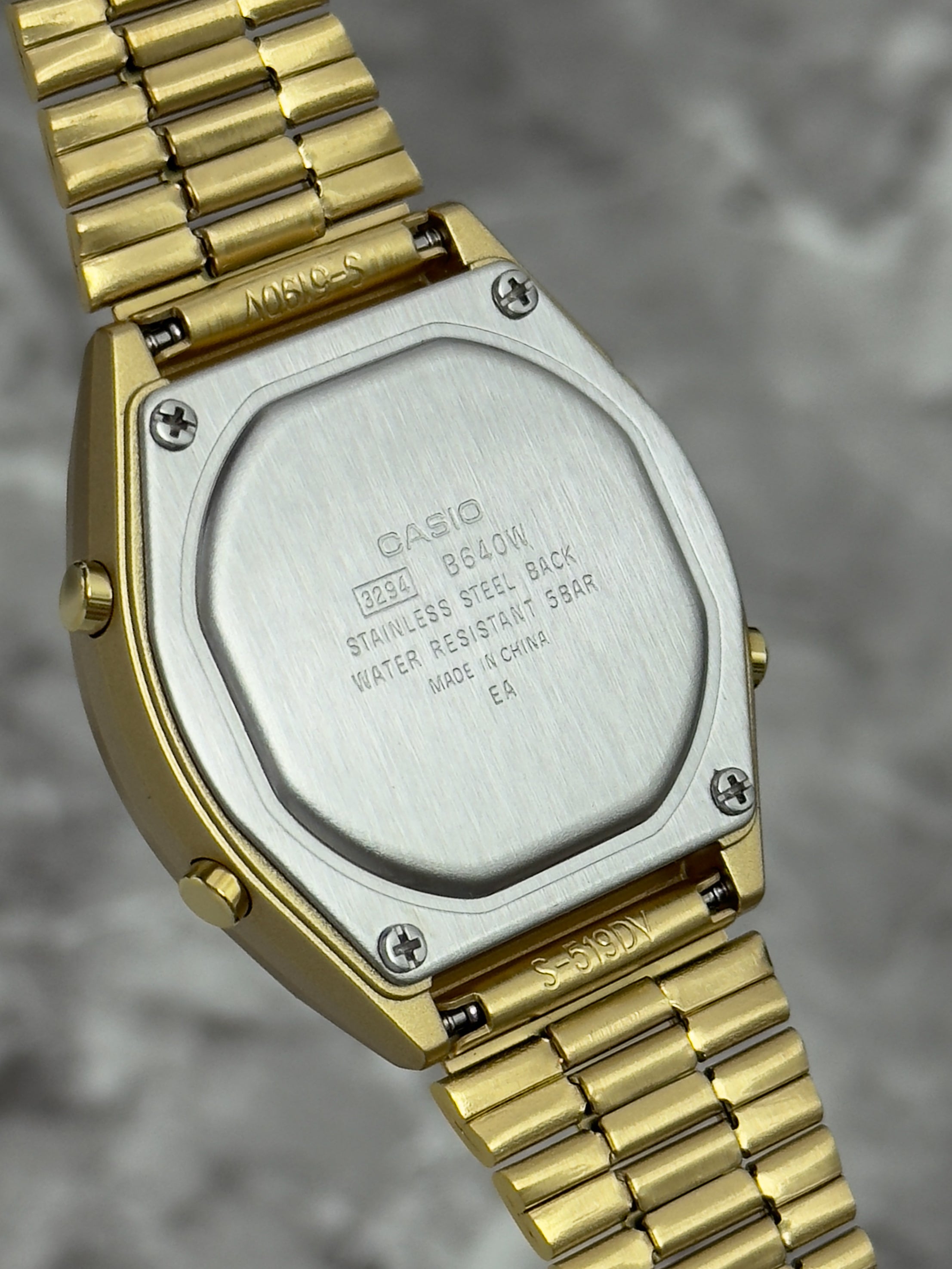 RELOJ CASIO RETRO B640WC