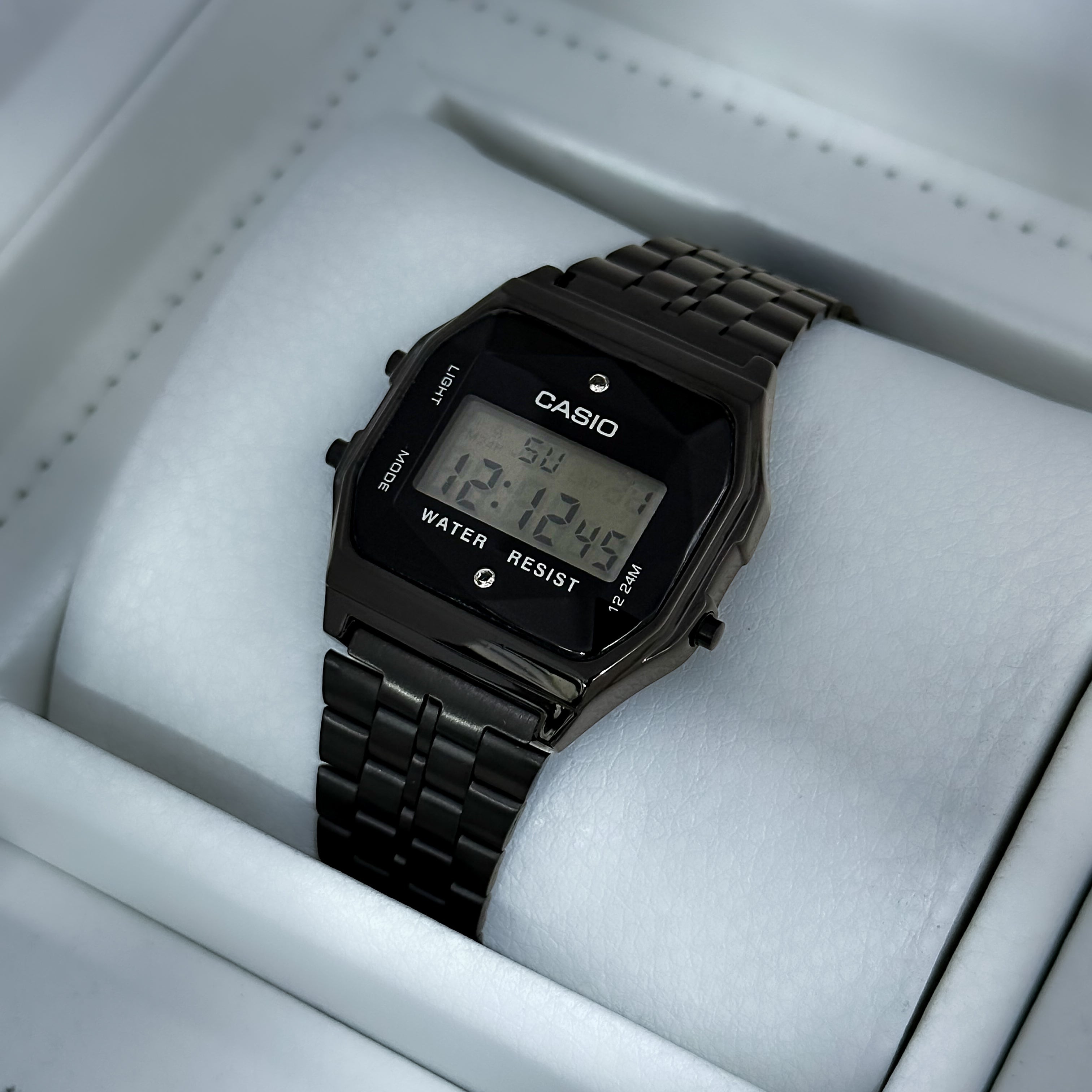 RELOJ RETRO DIAMANTE