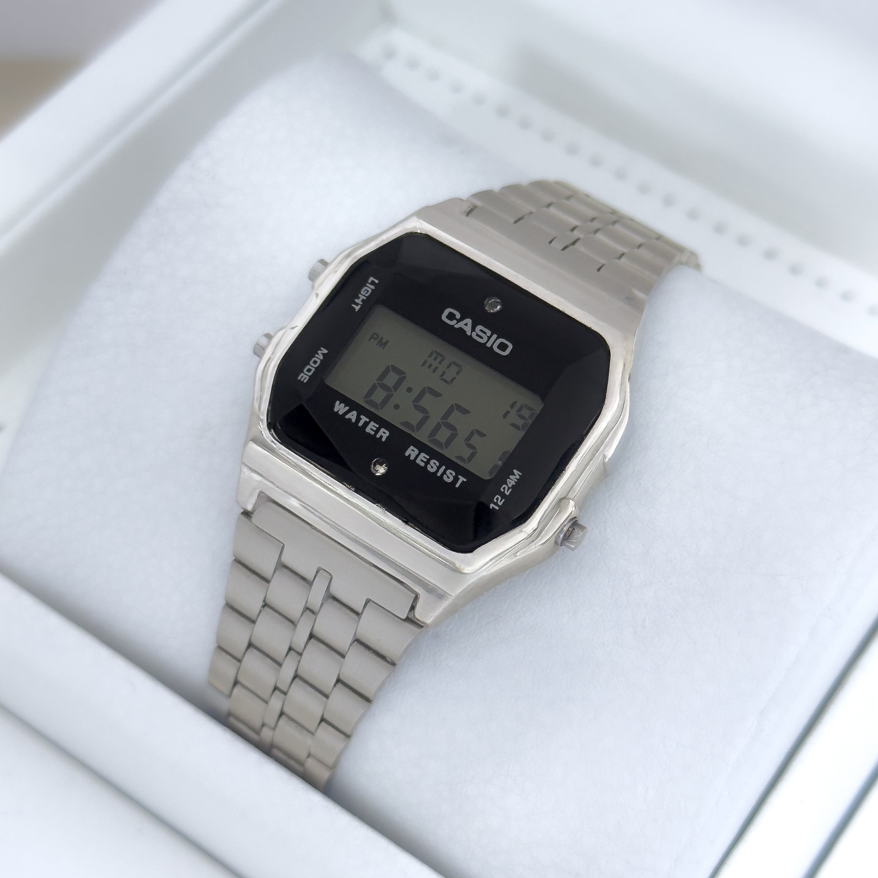 RELOJ RETRO DIAMANTE