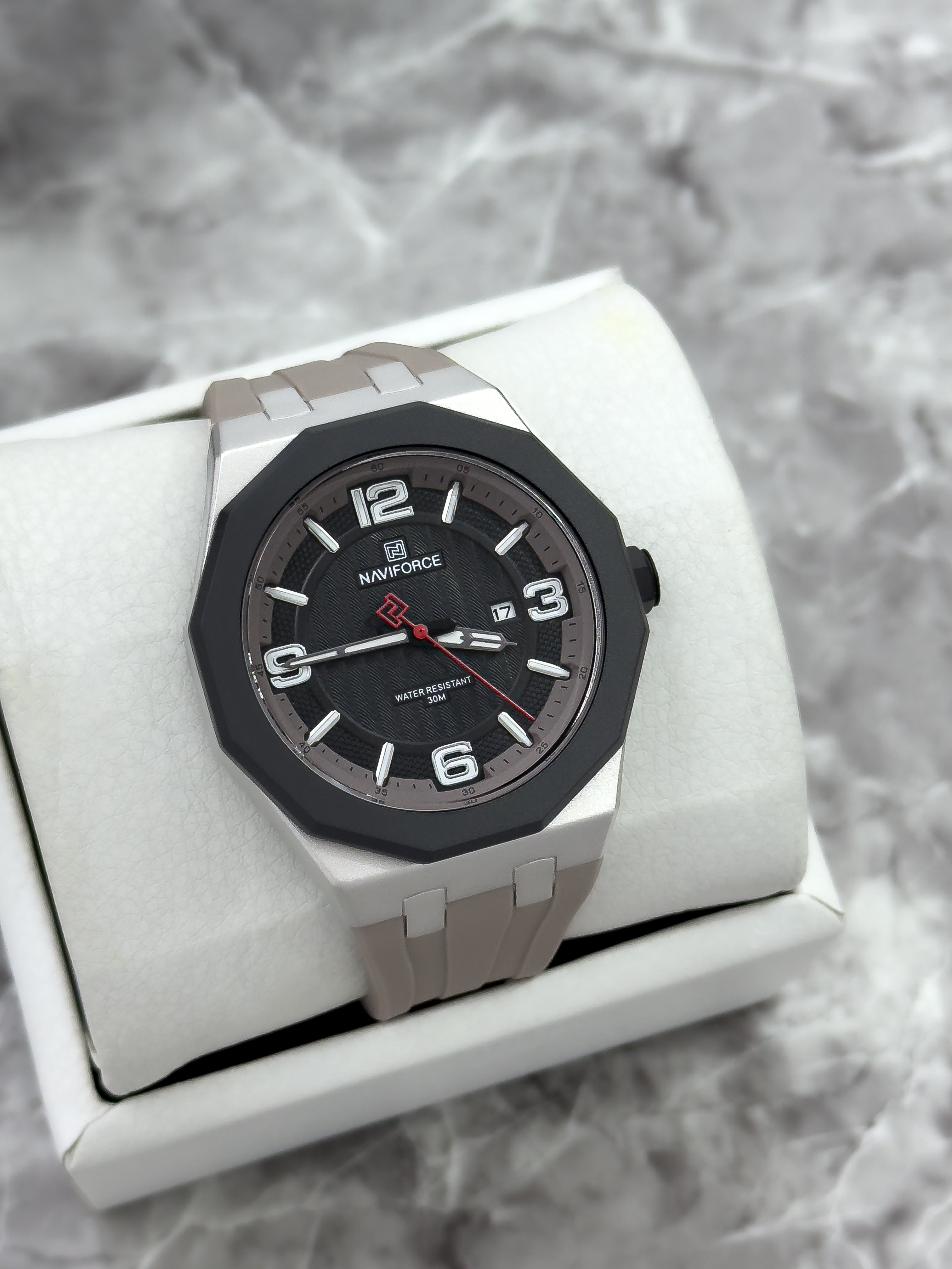 RELOJ NAVIFORCE STRIKE