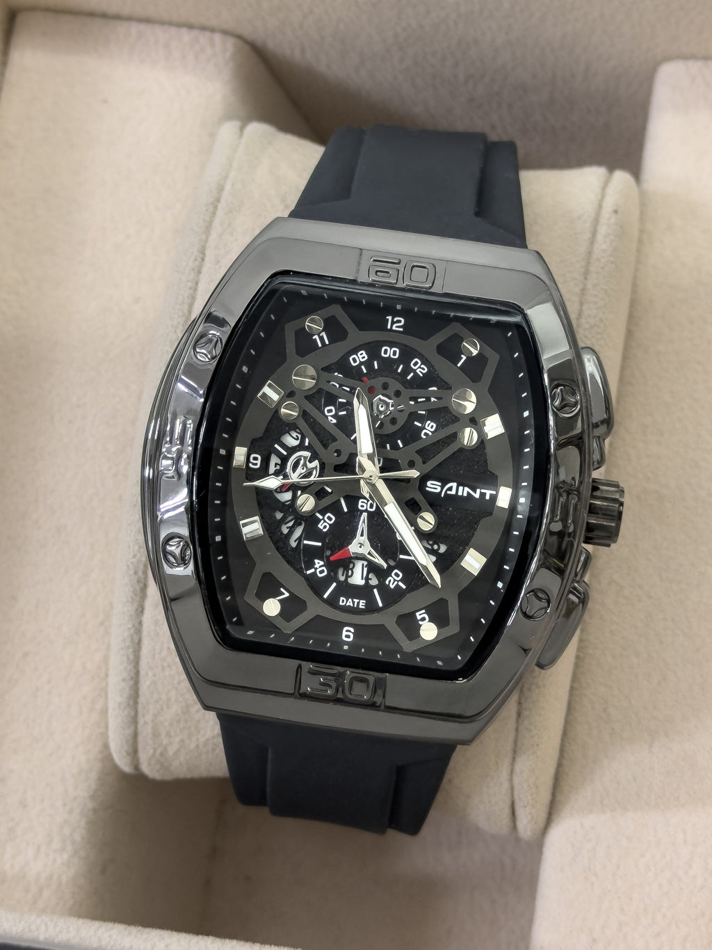 Reloj SAINT Stealth Tonneau - Negro Stealth Profundo | 24K Relojes