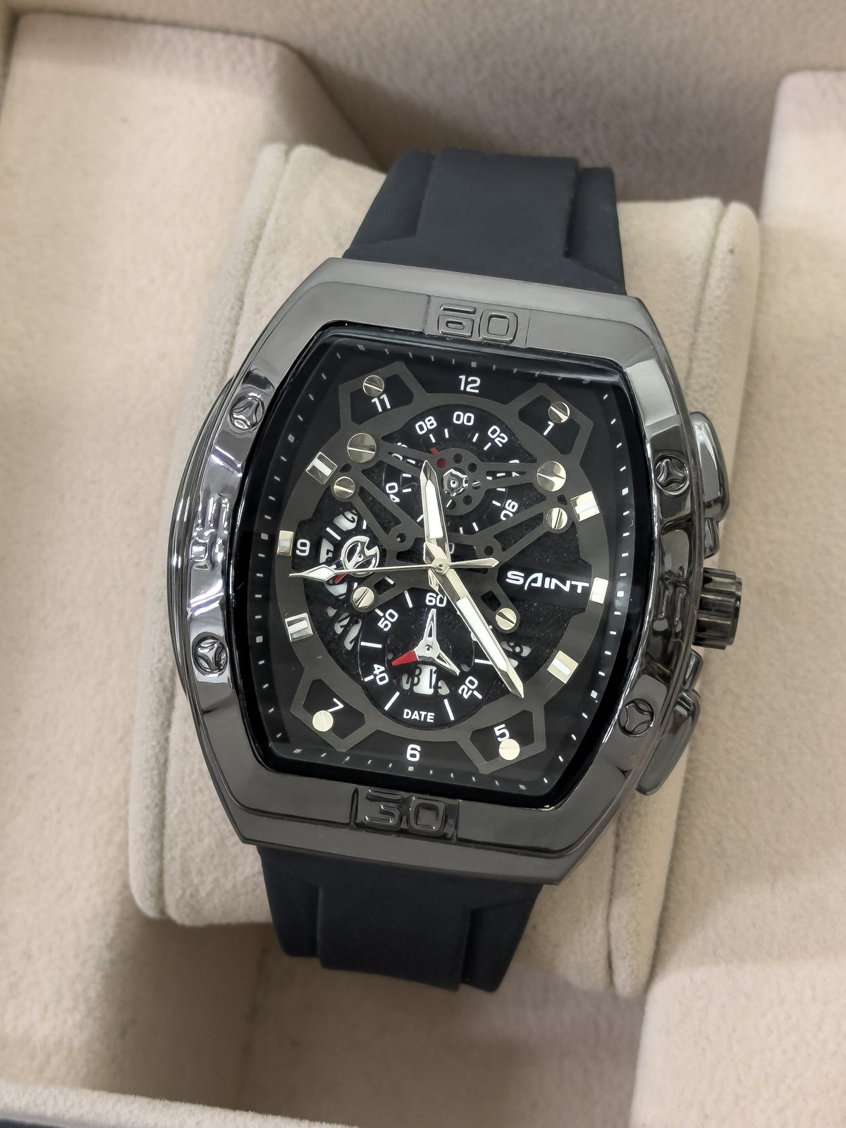 Reloj SAINT Stealth Tonneau - Negro Stealth Profundo | 24K Relojes