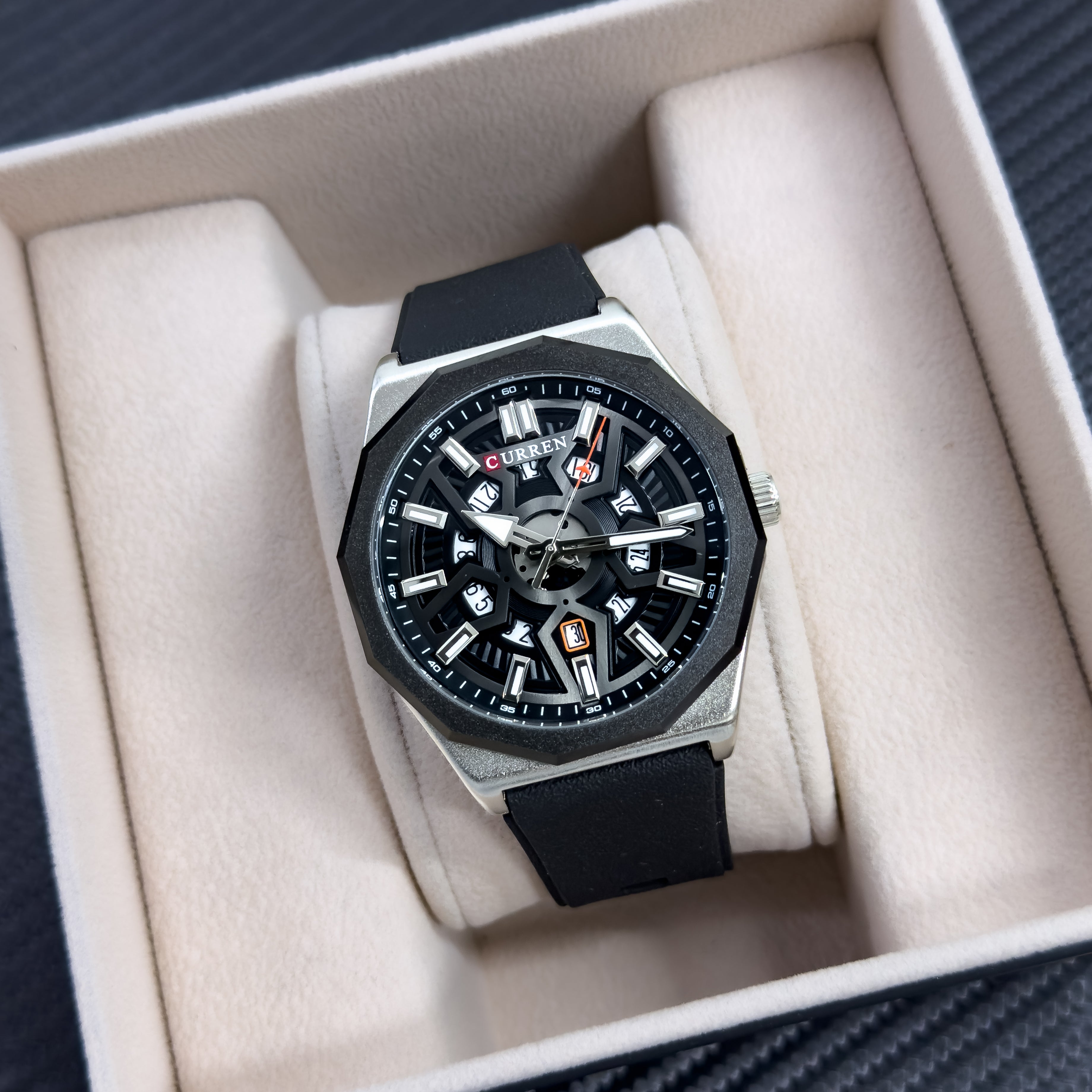 RELOJ CURREN VANGUARD