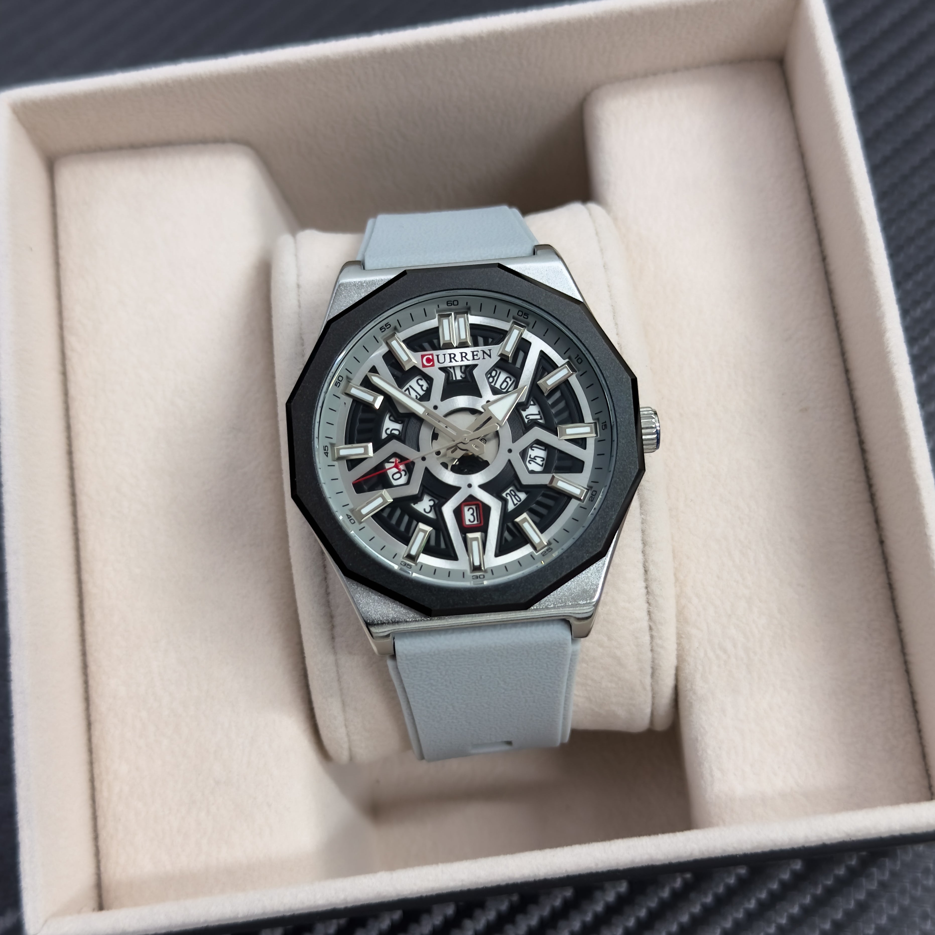 RELOJ CURREN VANGUARD