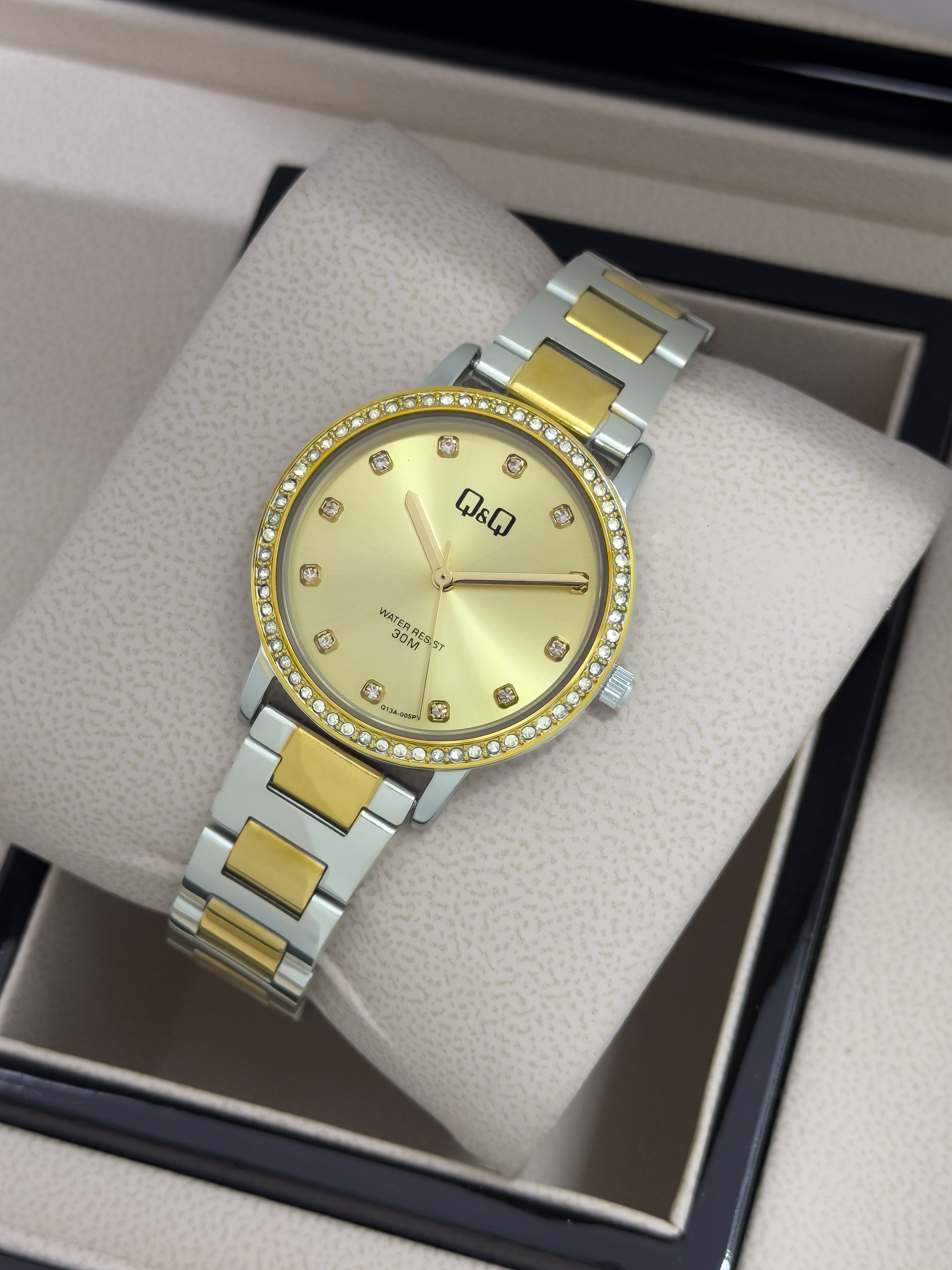 Reloj de Dama Q&Q Aura Radiante