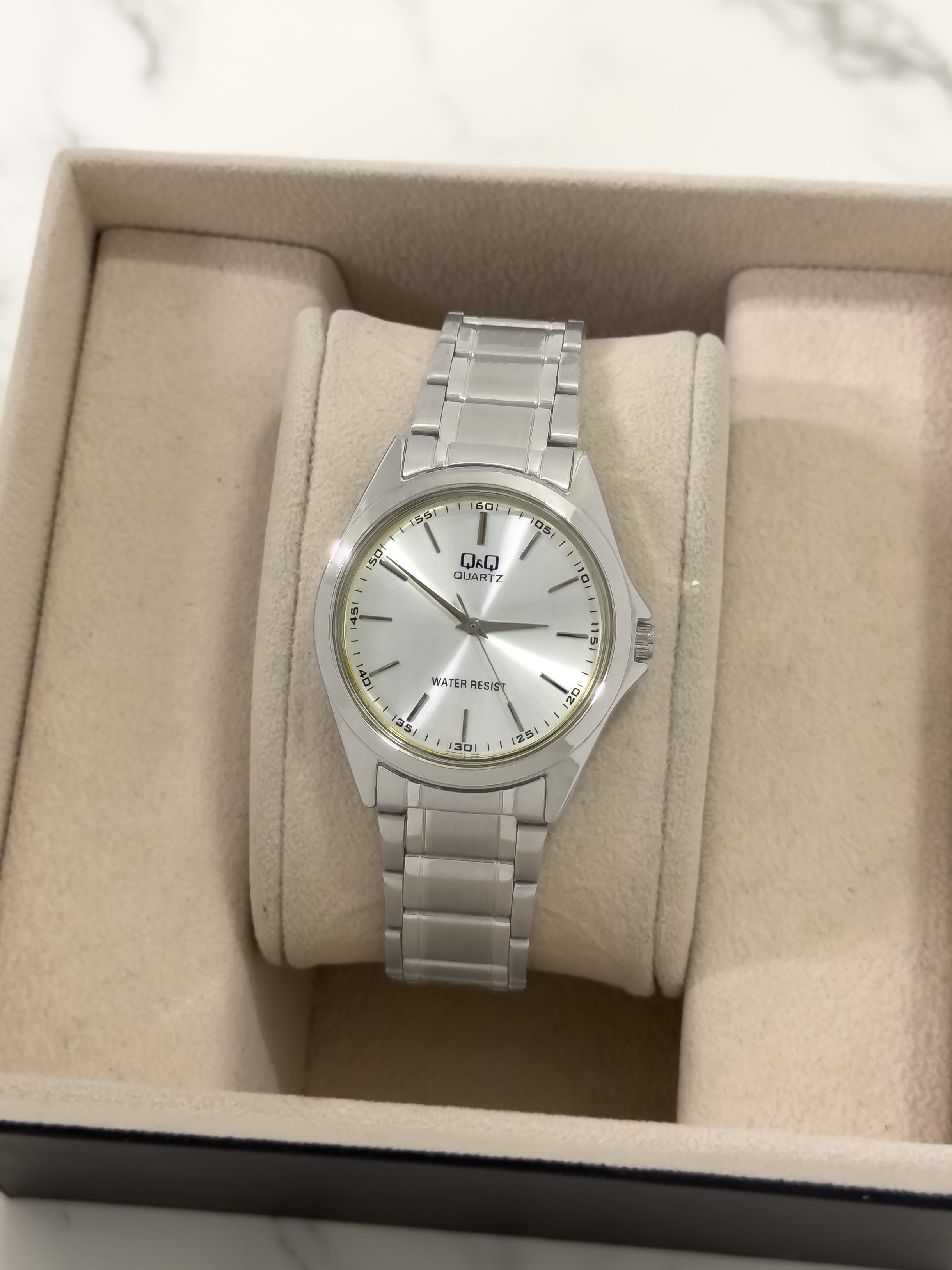 Reloj Q&Q Legacy Series - Plata Glacial | 24K Relojes