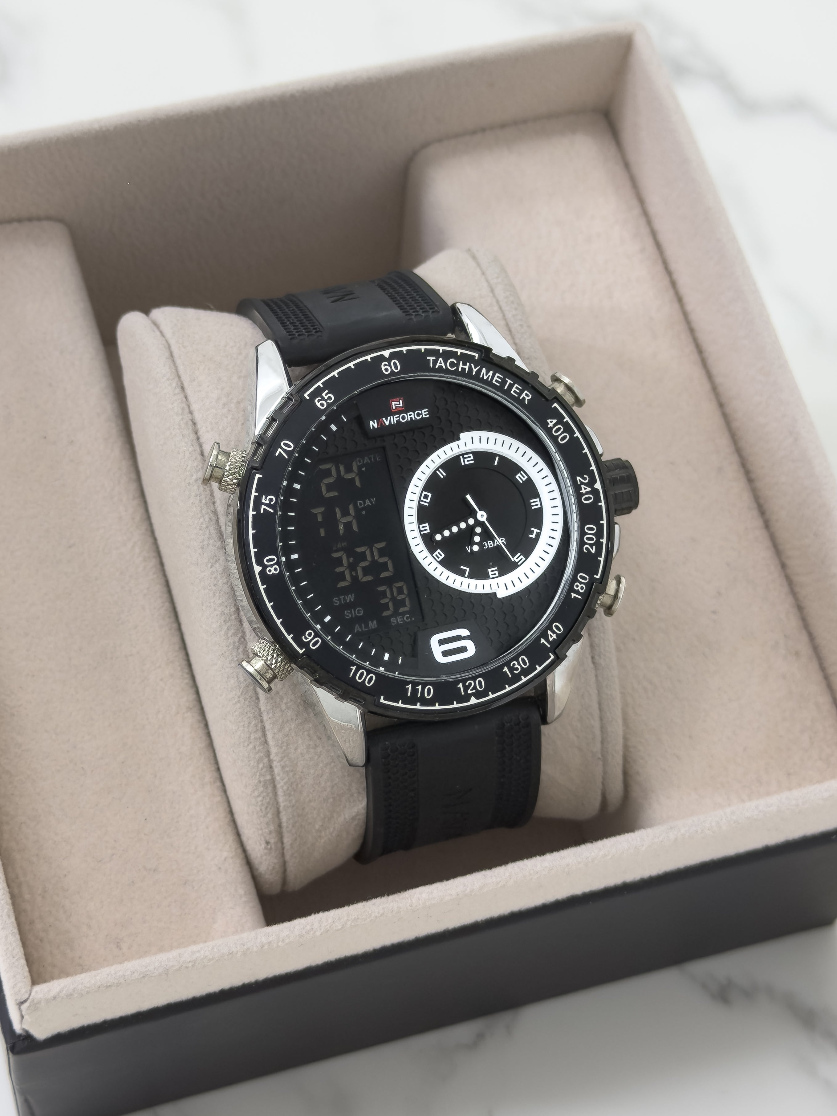 Reloj para Hombre Naviforce Dual Matrix