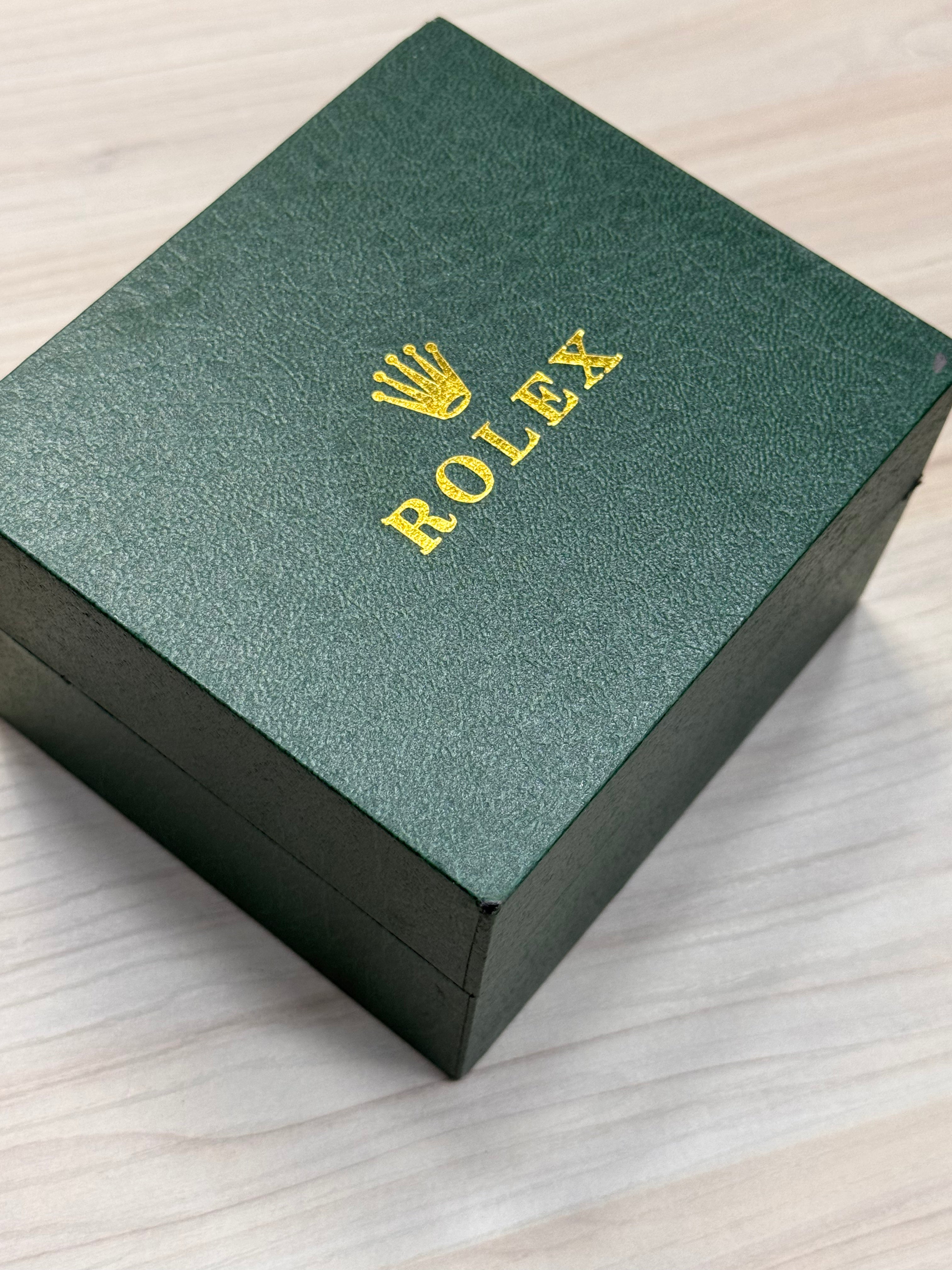 RELOJ RlX  ESTUCHE