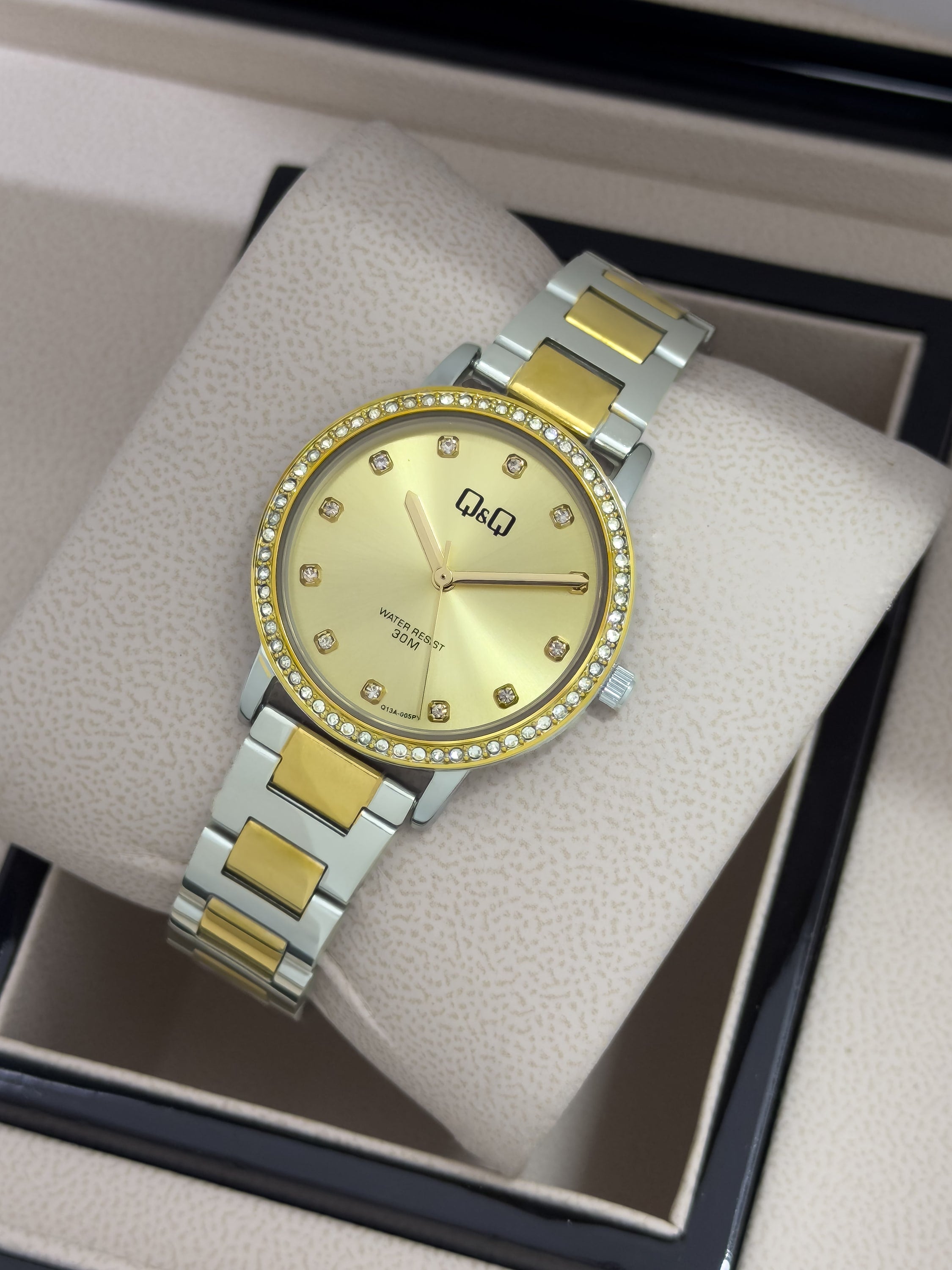 Reloj de Dama Q&Q Aura Radiante - Bicolor Sol Radiante | 24K Relojes