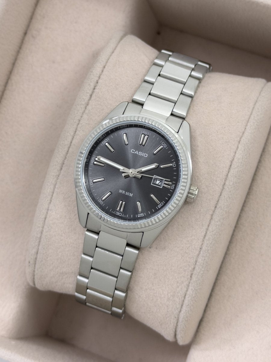 RELOJ CASIO DAMA LTP1302 NUMEROS ARABES - Relojes 24K